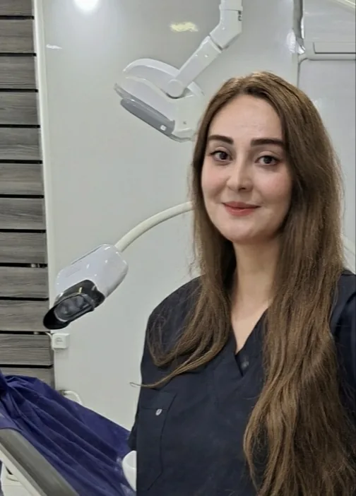 دکتر ساناز آدینه وند — جراح دندانپزشک